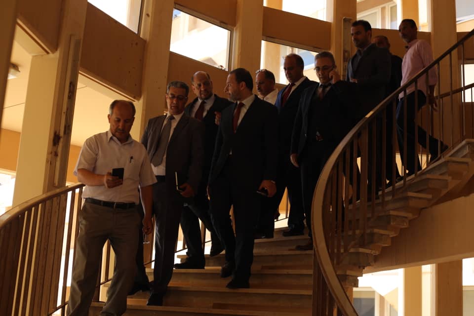 التائب يعد جامعة بنغازي بحل مشاكل العملية التعليمية والبحث العلمي
