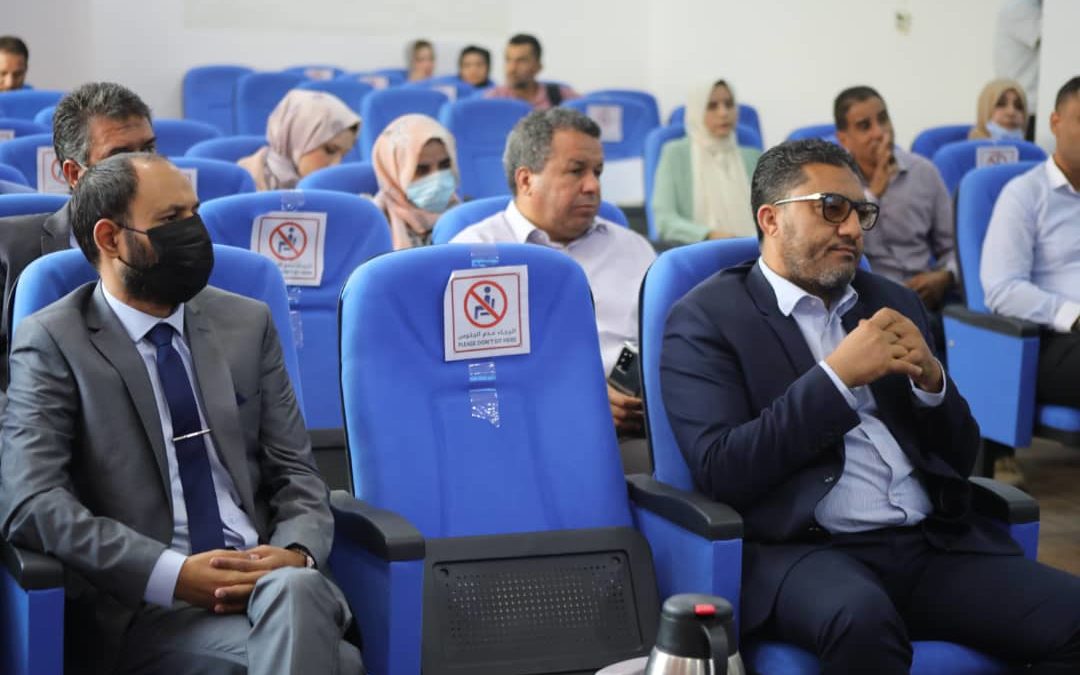 نخب جامعة بنغازي في نقاش عميق عن التحول الرقمي
