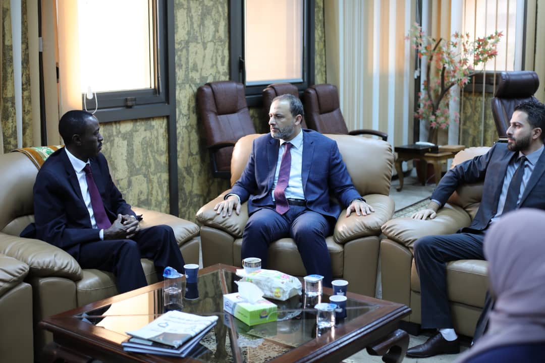 القنصل السوداني يلتقي رئيس الجامعة