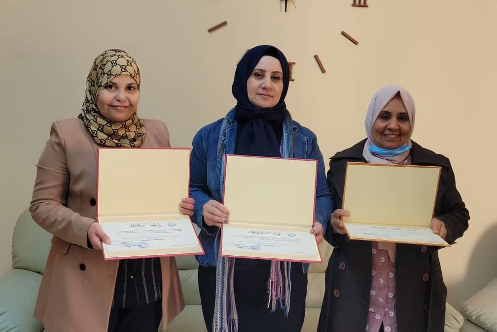 المرتضى يكرّم موظفاته في يوم المرأة
