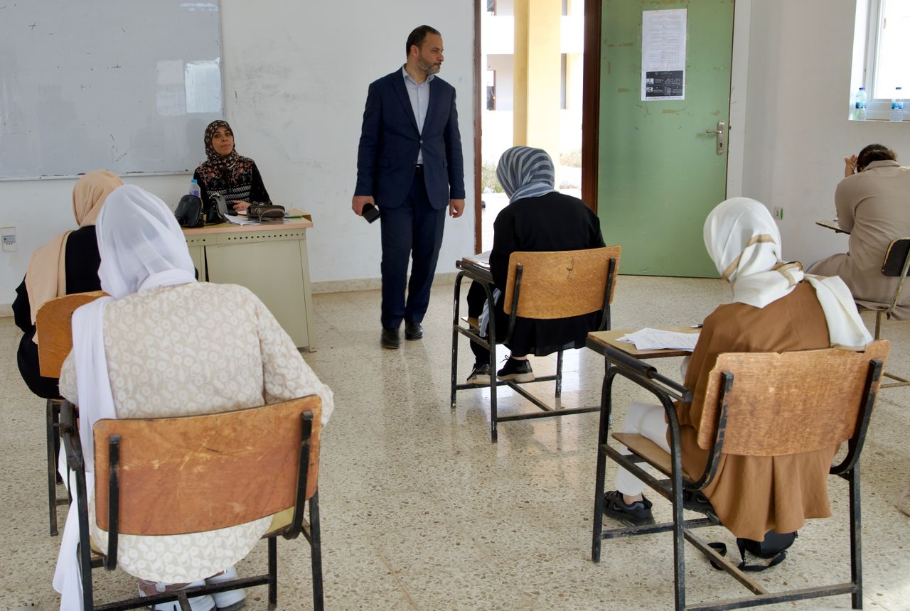 3000 طالب يؤدون امتحانهم اليوم في قاعات الامتحان بمجمع الكليات