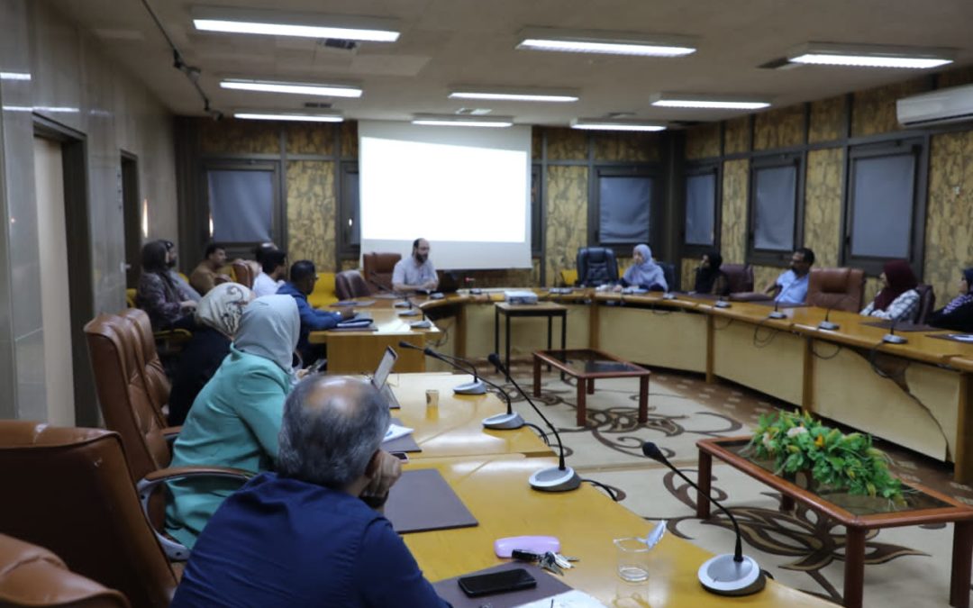 رئيس الجامعة يجتمع مع لجنة الاعتماد الدولي لكلية الطب البشري
