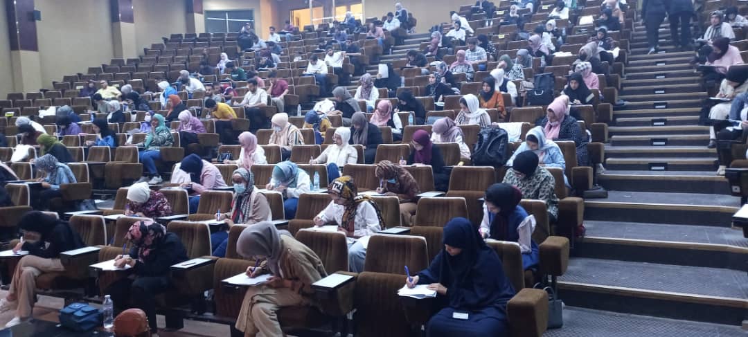 قسم النساء والتوليد بكلية الطب يجري الامتحان النهائي