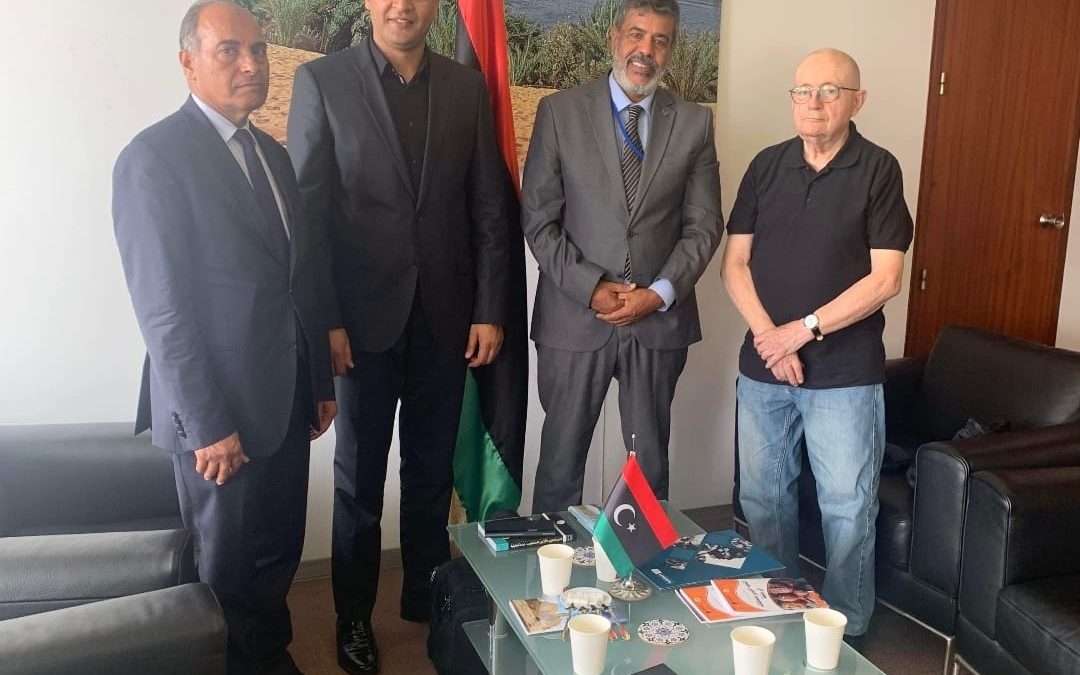 تعاون بين جامعة بنغازي والمركز الليبي للمحفوظات والدراسات التاريخية