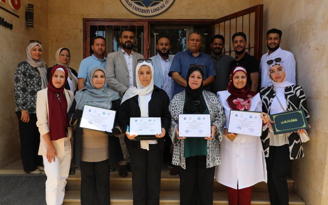 المركز الإعلامي ومكتب شؤون المرأة بالجامعة يختتمان دورة تدريبية