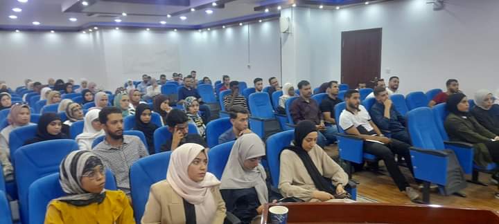 مركز اللغات يدعو الطلبة للالتحاق ببرنامج سوليا الأمريكي2