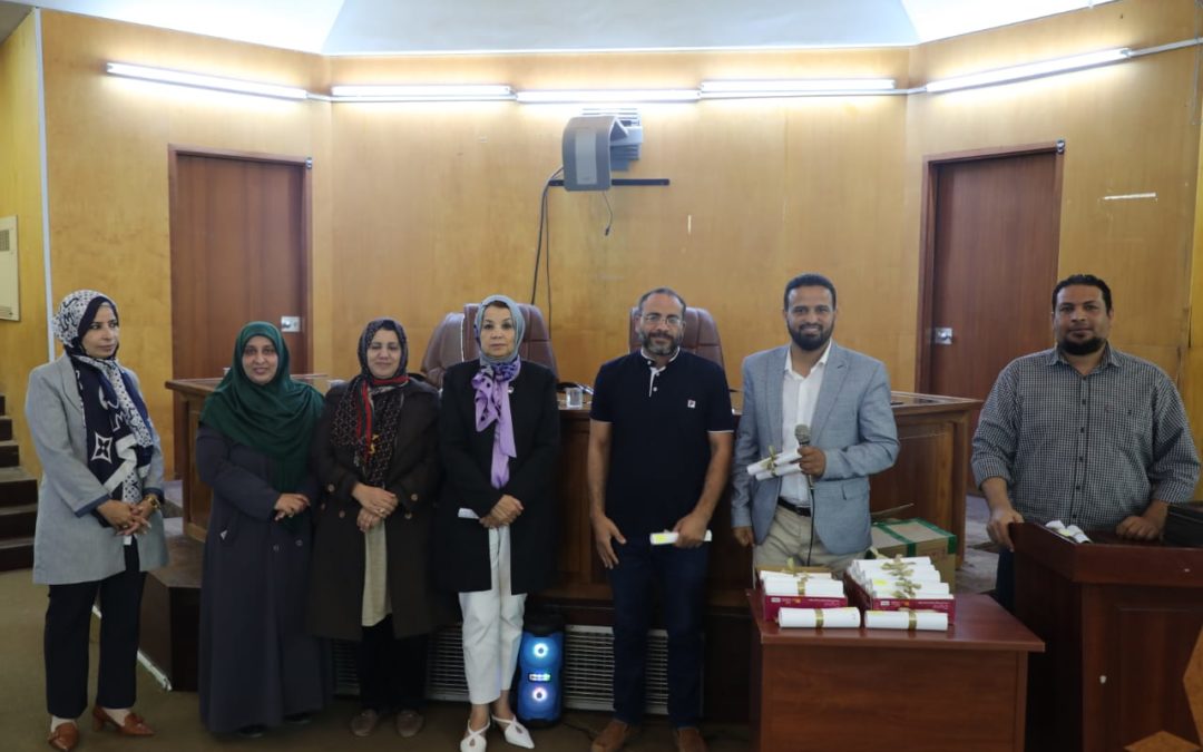كلية القانون تحتفي بموظفيها والطلبة الأوائل
