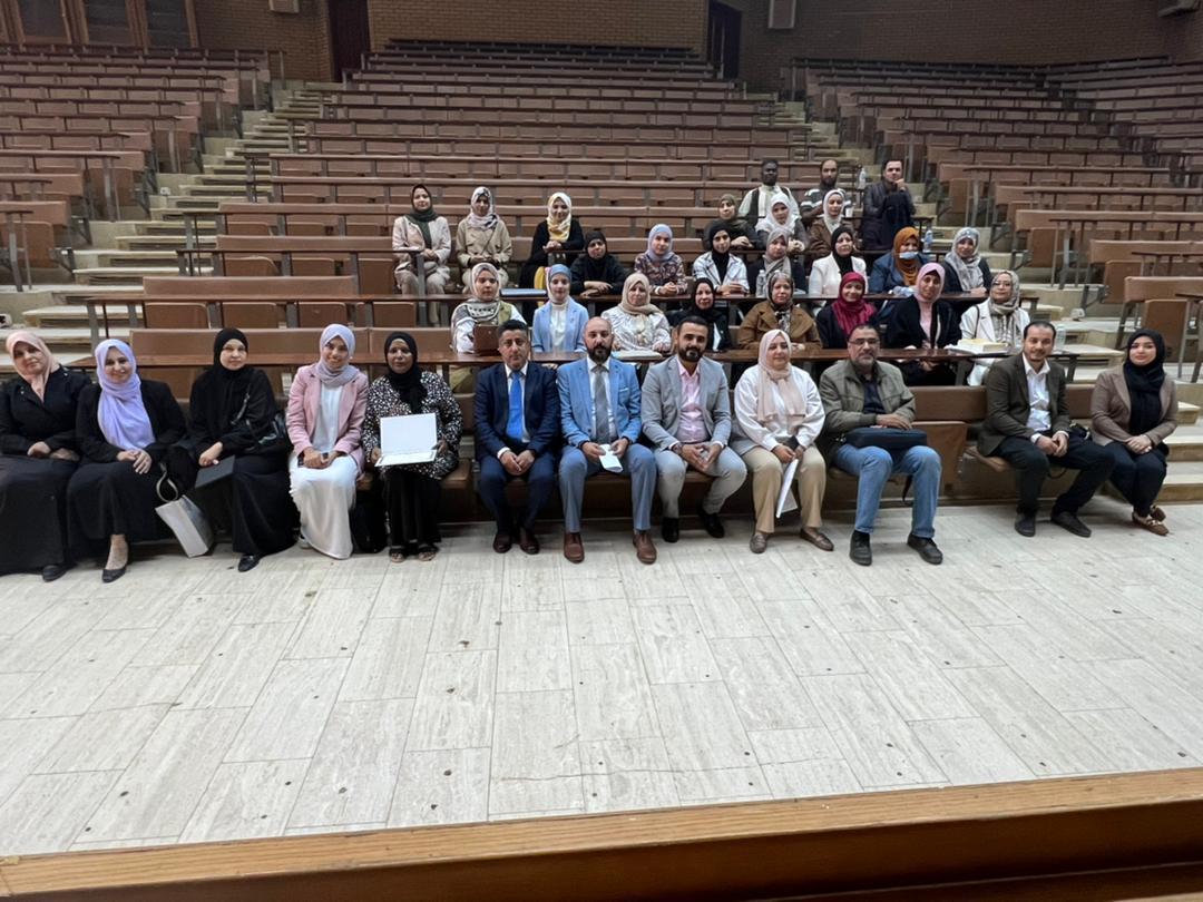 ملتقى ثانٍ لطلبة الدراسات العليا الآداب