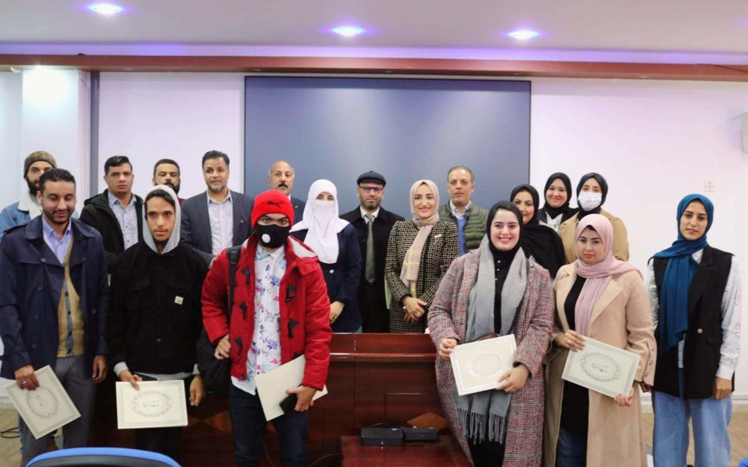 الحاضنة تسلم شهادات إتمام دورة تقنيات الزراعة الحديثة