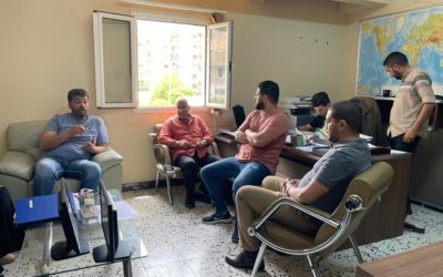 مدير مكتب الشؤون الإدارية يحث موظفيه على تقديم الأفضل