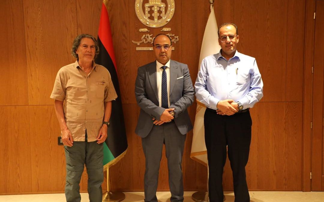 جامعة بنغازي وبلدية بنغازي تبحثان التعاون العلمي المشترك مع الفريق العلمي الإيطالي