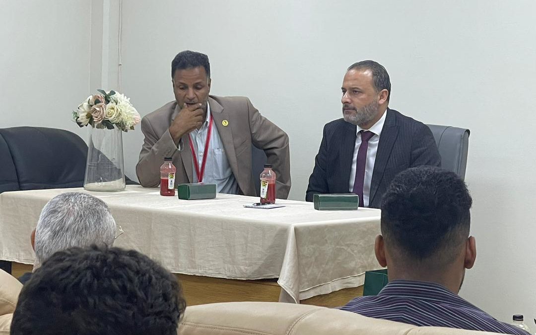 “رئيس جامعة بنغازي يلتقي طلبة كلية الزراعة لمناقشة توفير مبنى خاص بهم بعد الصيانة”