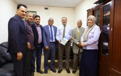 رئيس الجامعة يستلم الدليل النهائي من اللجنة المكلفة بإعداده