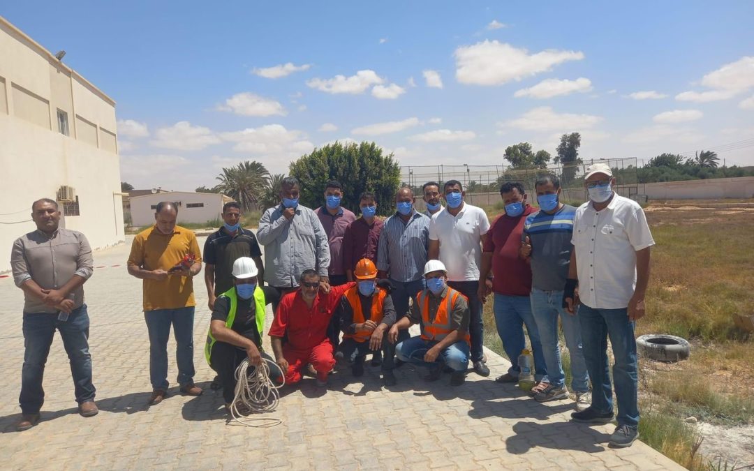 تدريب ميداني ناجح يرفع مستوى السلامة المهنية للموظفين في كلية الآداب والعلوم قمينس