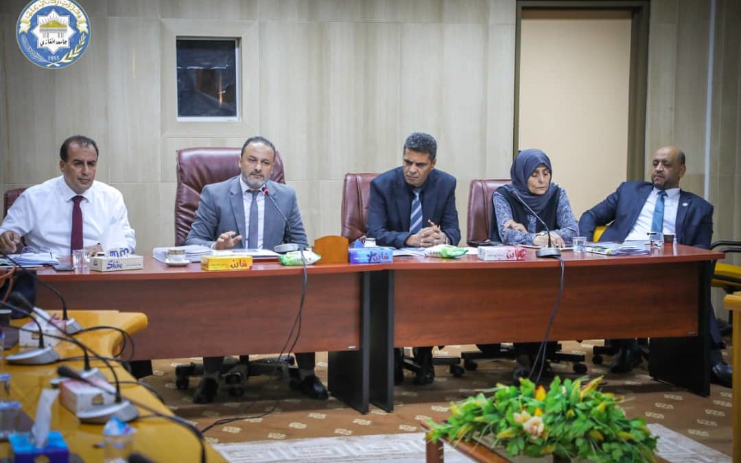 “مجلس جامعة بنغازي يعقد اجتماعه الرابع لعام 2023 ويناقش عدة موضوعات هامة”