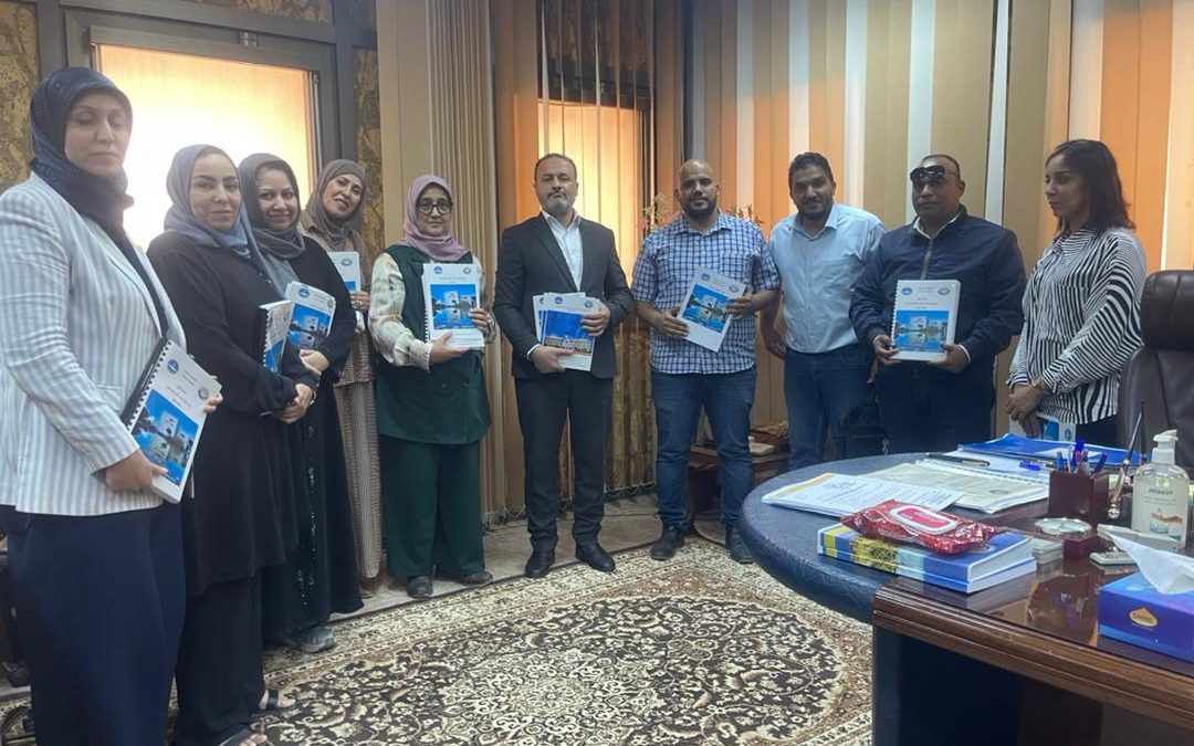 كلية اللغات تسلم ملف الإعتماد المؤسسي للأستاذ الدكتور رئيس جامعة بنغازي