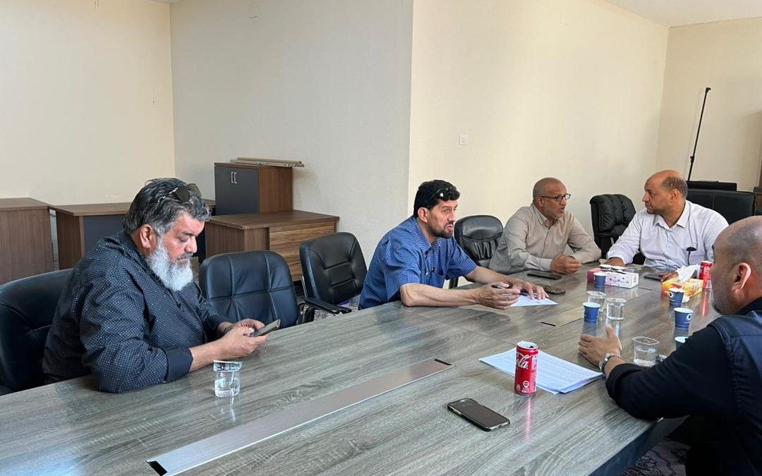 وكيل الشؤون الطلابية يجتمع مع المسجل العام وبعض العمداء