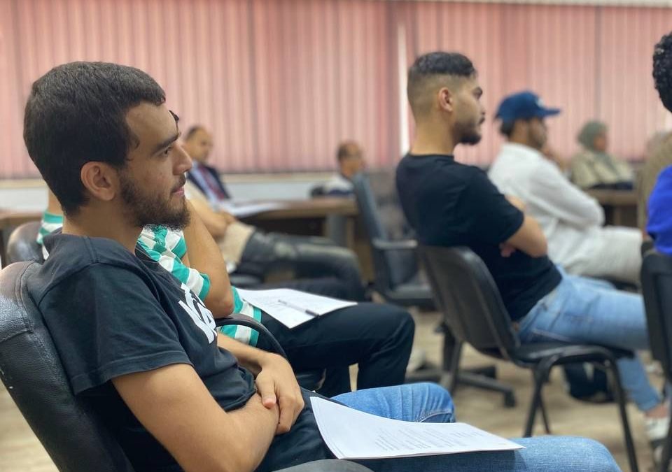 المركز الإعلامي يطلق الدورة التدريبية  التاسعة بعنوان “فن الإلقاء” بمشاركة المذيع الإعلامي عبد المجيد الفيل