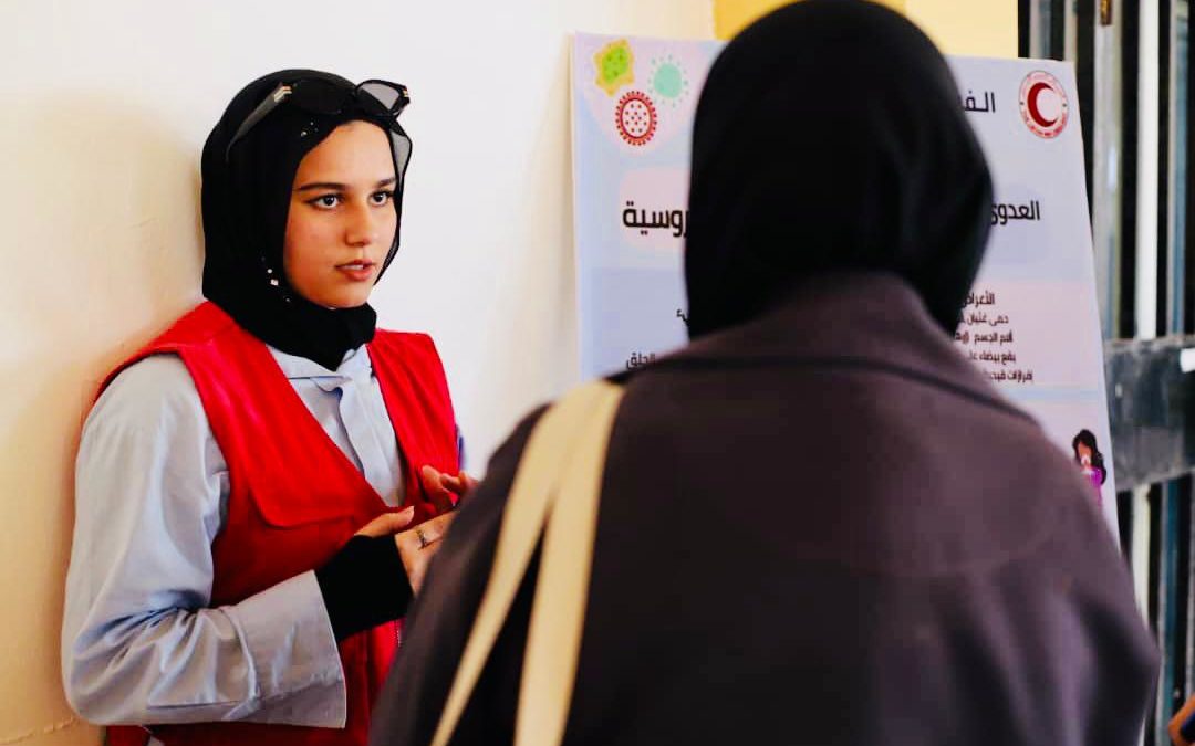“مكتب الهلال الأحمر الليبي ينظم حملة توعوية داخل جامعة بنغازي بمشاركة طلابها “