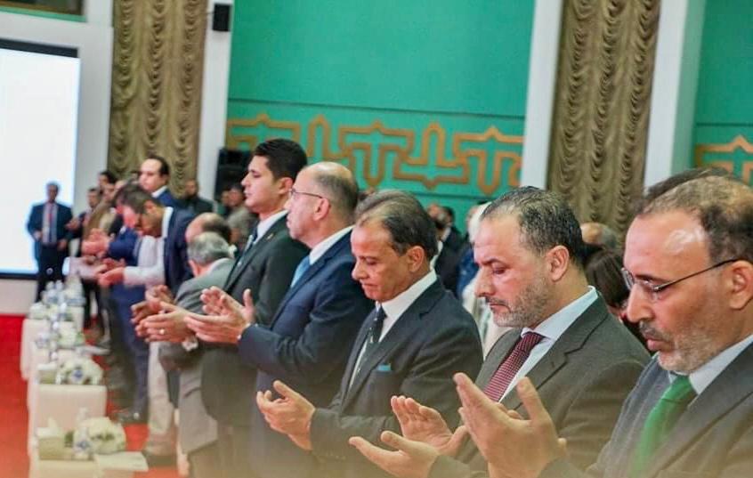 “وزارة الصحة تكرم رئيس الجامعة عن دوره البارز في تطوير العملية التعليمية”