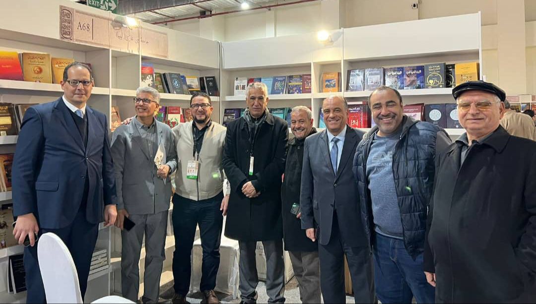 أعضاء مكتبة الكونغرس الأمريكي في زيارة إلى جناح جامعة بنغازي