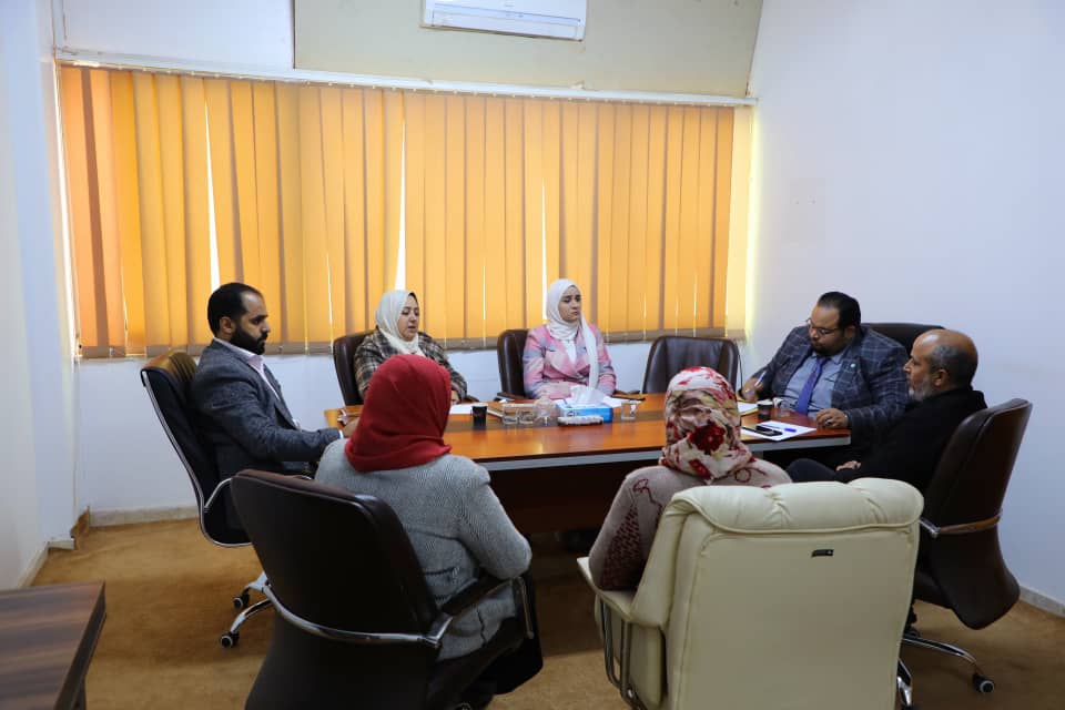 “اللجنة المشرفة تجتمع لإعداد وصيانة السياسة العامة للمستودع الرقمي لجامعة بنغازي”