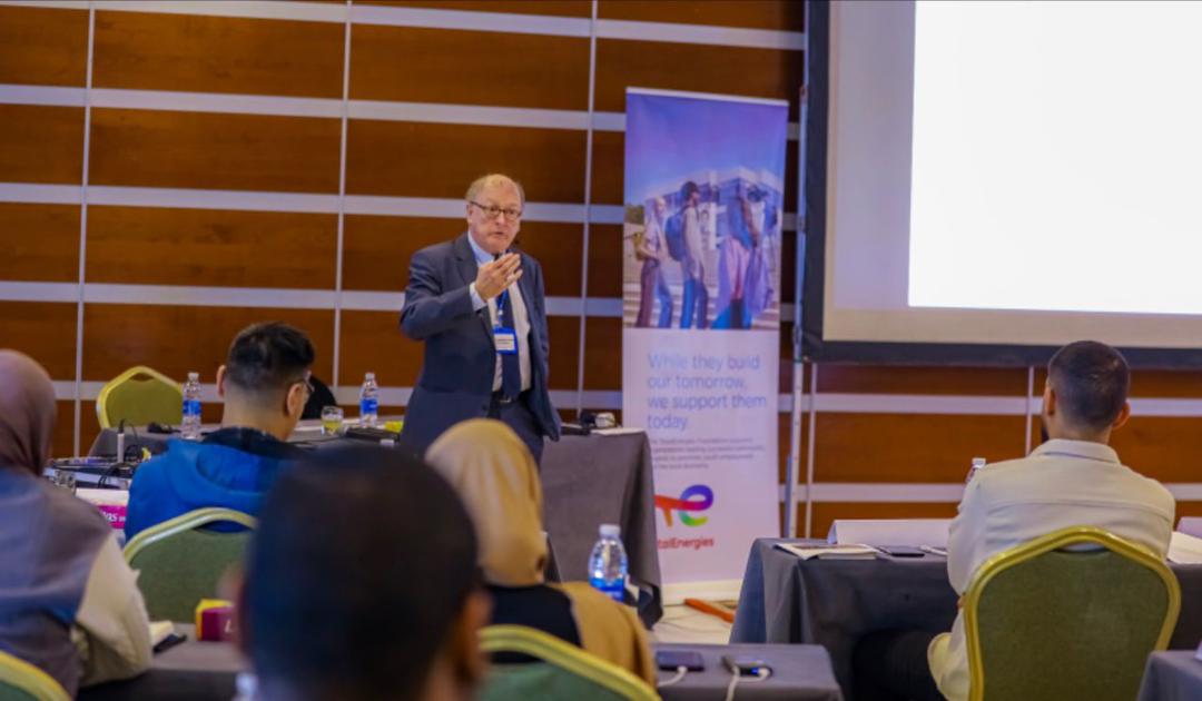 خريجو جامعة بنغازي يتم اختيارهم للمشاركة في دورة تدريبية لشركة توتال إنرجيز مع أفضل 30 خريجًا من الجامعات الليبية