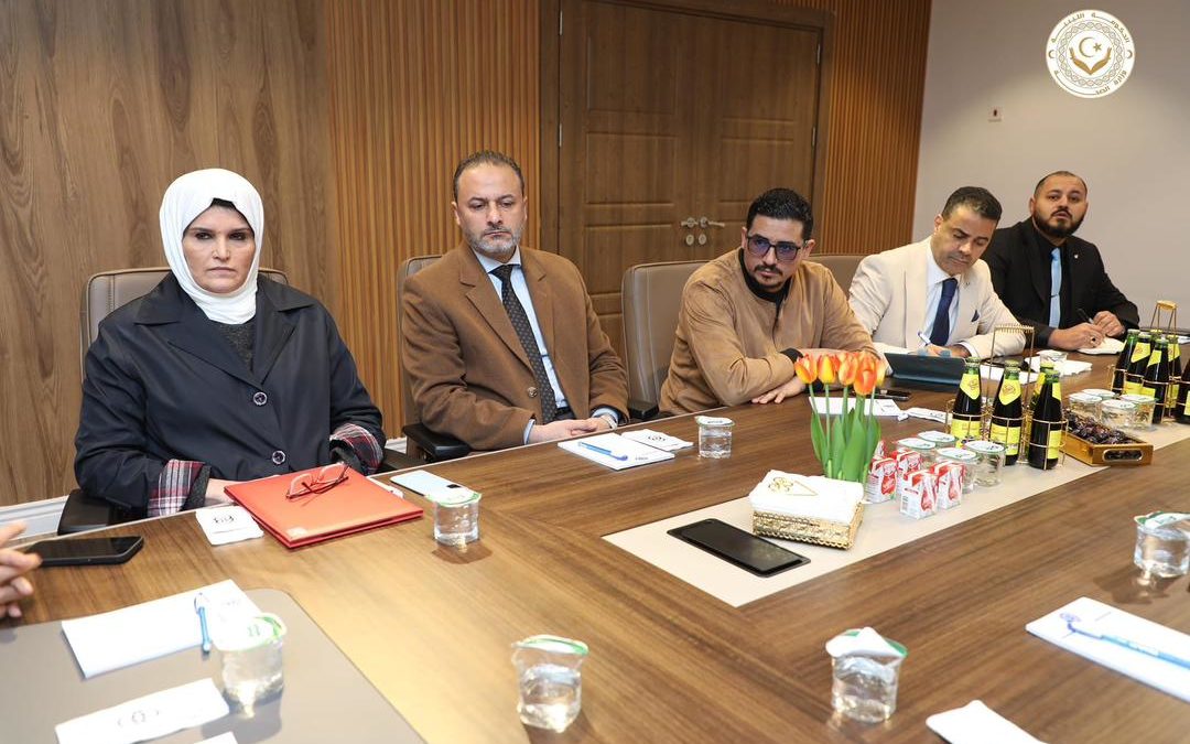رئيس جامعة بنغازي يجتمع مع وزير التعليم العالي والبحث العلمي 