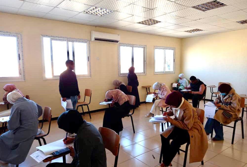 إنطلاق الإمتحانات النهائية في كلية الآداب والعلوم قمينس