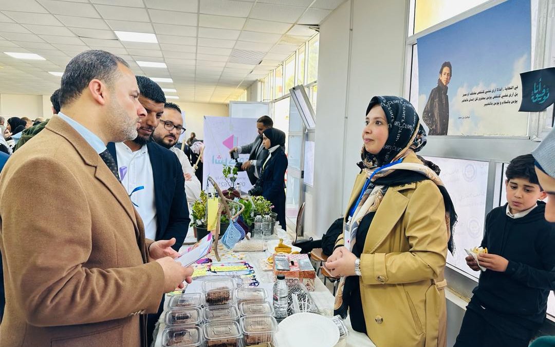 بازار خيري في جامعة بنغازي لإحياء اليوم العالمي للأورام