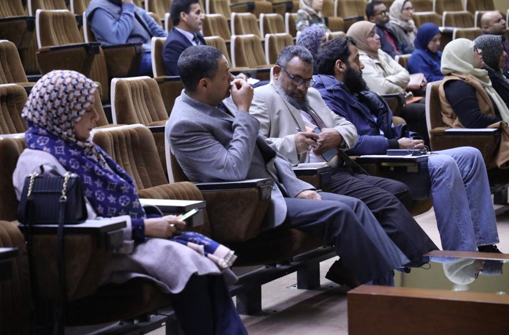 مركز تطوير الأداء الأكاديمي والتدريب ينظم ورشة عمل حول منهجية الترقيات العلمية لأعضاء هيئة التدريس