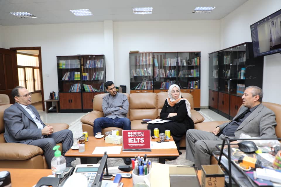 زيارة القنصل المغربي لمركز اللغات جامعة بنغازي