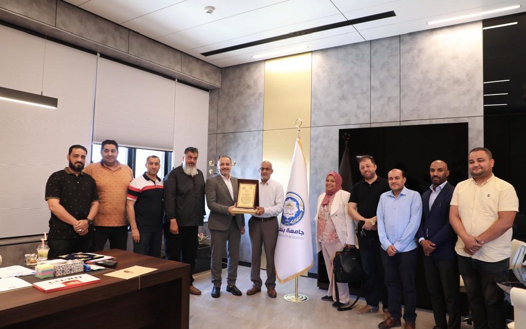 مجلس كلية الإعلام يجتمع برئيس الجامعة 