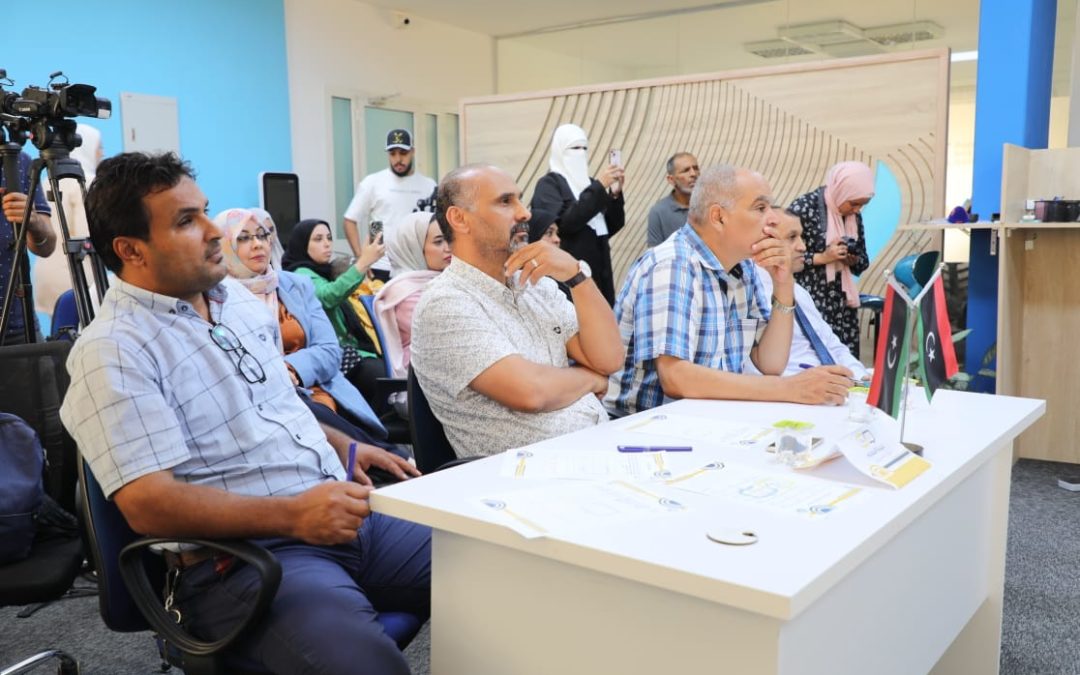 “طالبات كلية الإعلام ينظمن مناظرة لبحث واقع العلاقات العامة بين القطاعين العام والخاص”