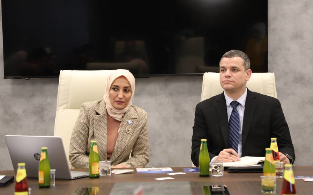 حاضنة أعمال جامعة بنغازي تستقبل وفدًا أمريكيًا لتعزيز التعاون
