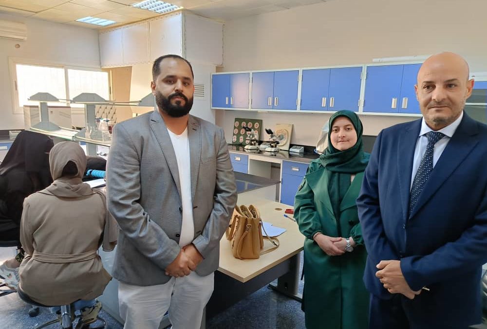 تدشين منظومة الدراسة والامتحانات بكلية الآداب والعلوم قمينس