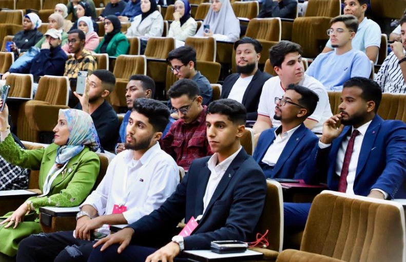 حاضنة أعمال جامعة بنغازي تعتمد فريق UOBS الجديد