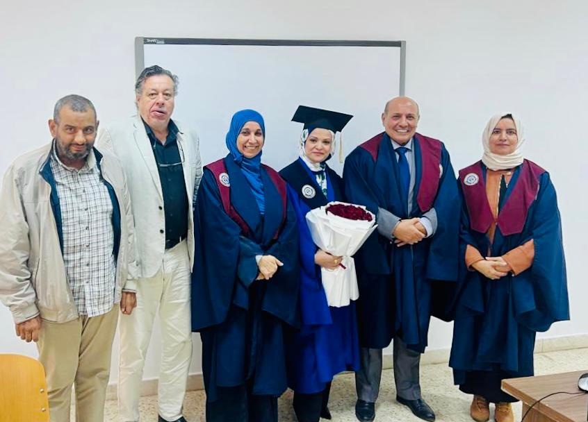 نوقشت اليوم رسالة الماجستير المقدمة من الطالبة مني عبد القادر الطيب