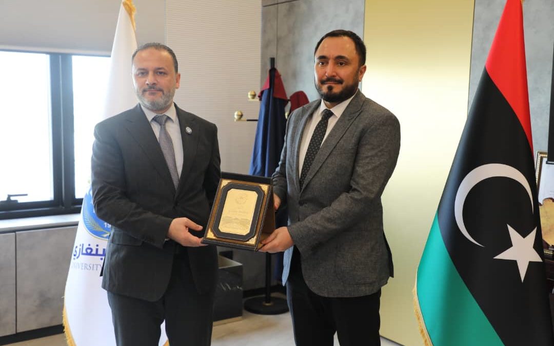 القنصل التركي يزور جامعة بنغازي