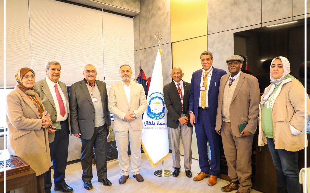 رئاسة الجامعة تستقبل الأساتذة الزوار من بريطانيا والسودان في جامعة بنغازي
