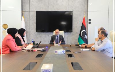 اجتماع لرئيس جامعة بنغازي لمتابعة تحديث الموقع الإلكتروني للجامعة
