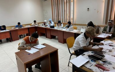 تخريج دفعة أولى من مدرسي الإنجليزية المعتمدين بعد امتحان شامل بمركز جامعة بنغازي للغات