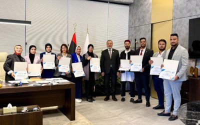 جامعة بنغازي تحتفي بإبداع وتميز لجنتها الإعلامية في تغطية حفل تكريم الأوائل