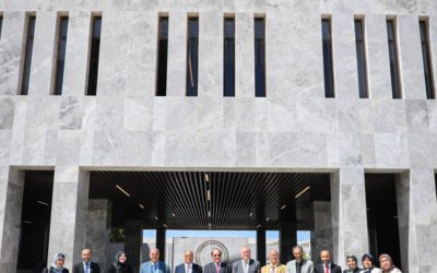اتفاقية تاريخية بين جامعة بنغازي واتحاد الصيادلة العرب لتأسيس مركز منح الشهادات التخصصية للصيادلة الليبيين