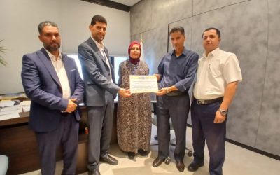 مدير إدارة تعليم وإندماج الفئات الخاصة بالوزارة يُكرم مدير مكتب تعليم وإندماج الفئات الخاصة بجامعة بنغازي