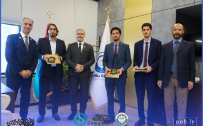رئيس جامعة بنغازي يستقبل طلبة وباحثي الهندسة الكهربائية والإلكترونية بمناسبة إنجاز علمي دولي متميز