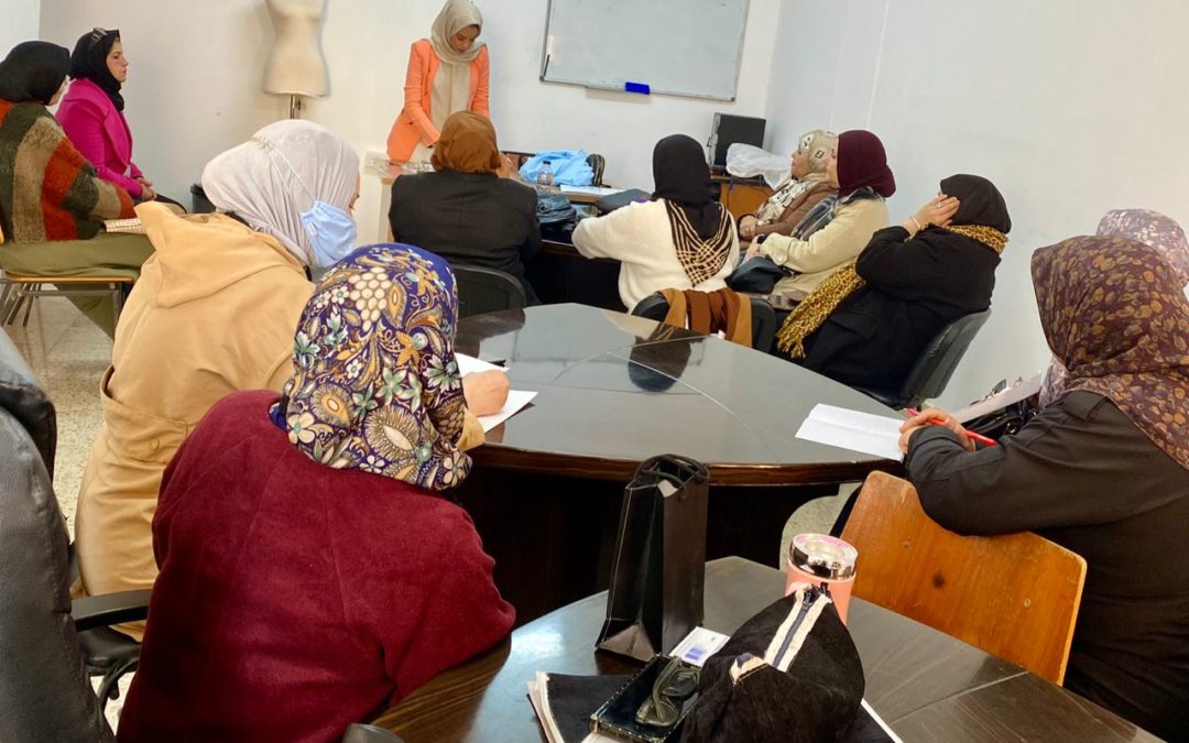 مكتب دعم وتمكين المرأة بجامعة بنغازي يطلق دورة تدريبية في الخياطة ضمن برامج الريادة