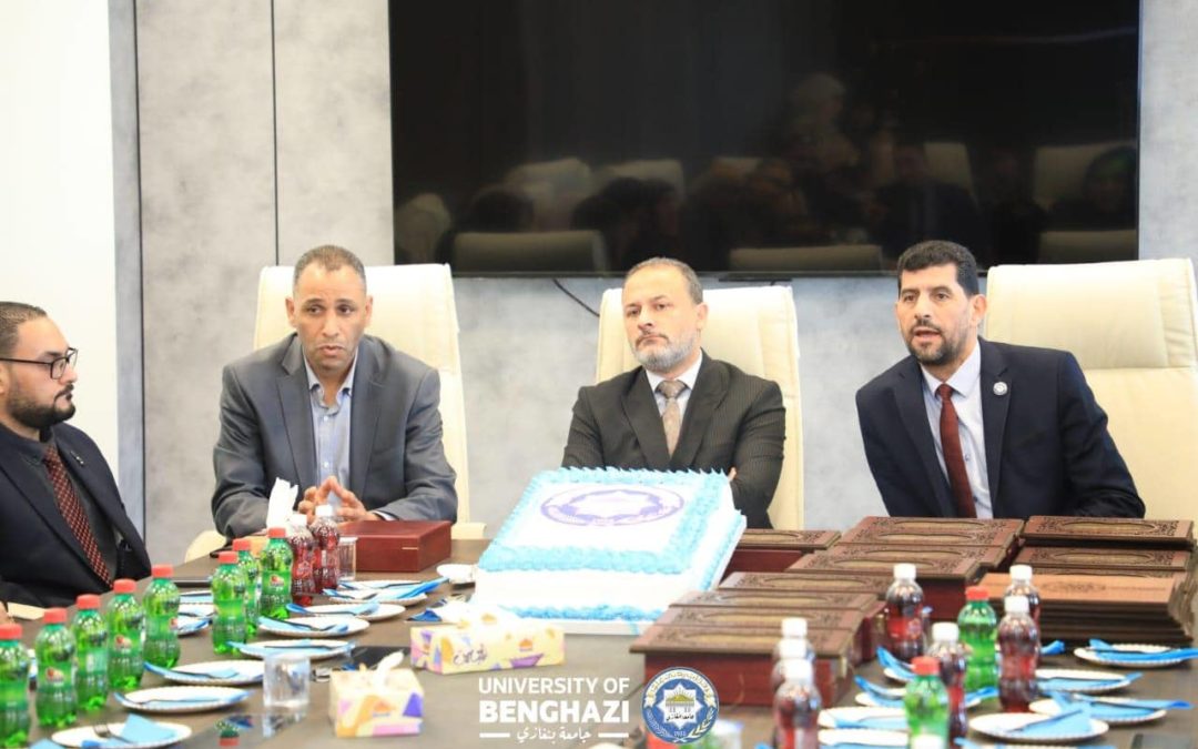 رئيس الجامعة والمسجل العام يكرّمان موظفي إدارة المسجل العام المحالين على التقاعد