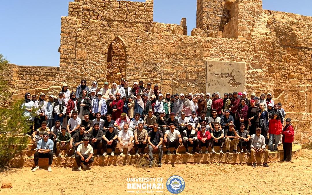رئيس جامعة بنغازي يشارك في زيارة علمية ومجتمعية لقسم العمارة وتخطيط المدن إلى مدينة توكرة