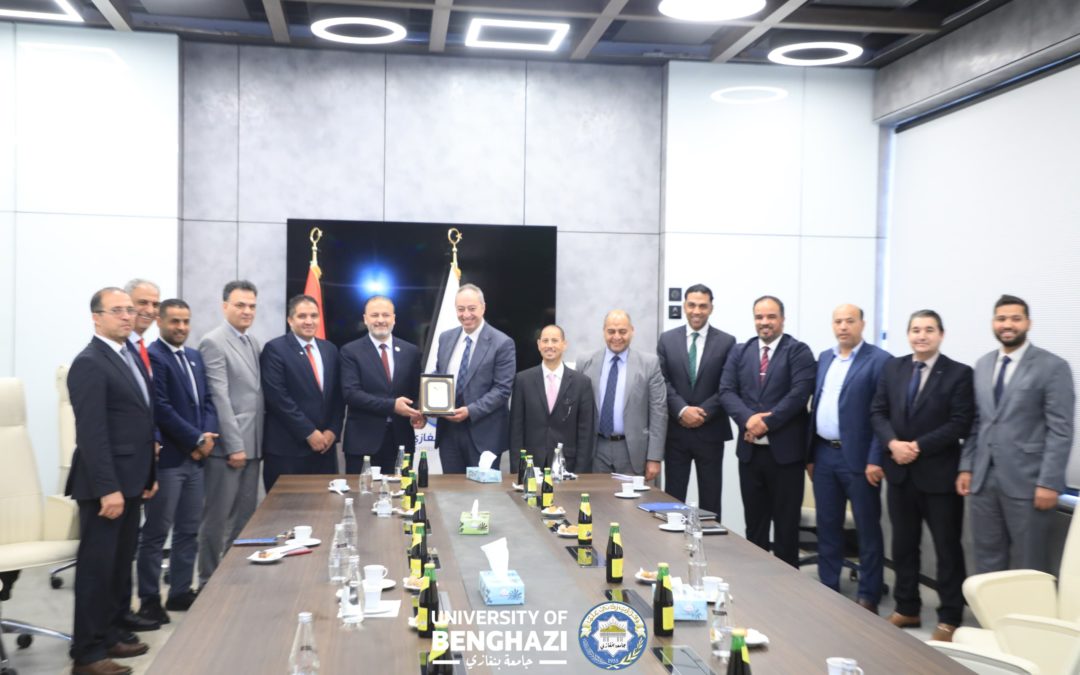 رئيس جامعة بنغازي يستقبل وفداً رفيع المستوى من الأكاديمية العربية للعلوم والتكنولوجيا والنقل البحري لبحث آفاق التعاون الأكاديمي